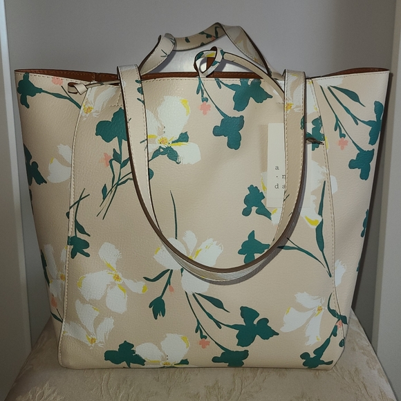 Reversible Tote Handbag - Picture 4 of 9